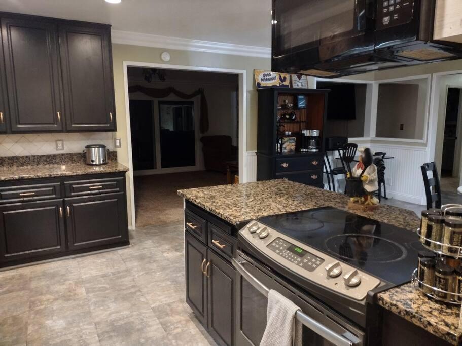 Peaceful & Cozy 3 Bedroom Ranch-Home W/Fireplace Хемет Экстерьер фото